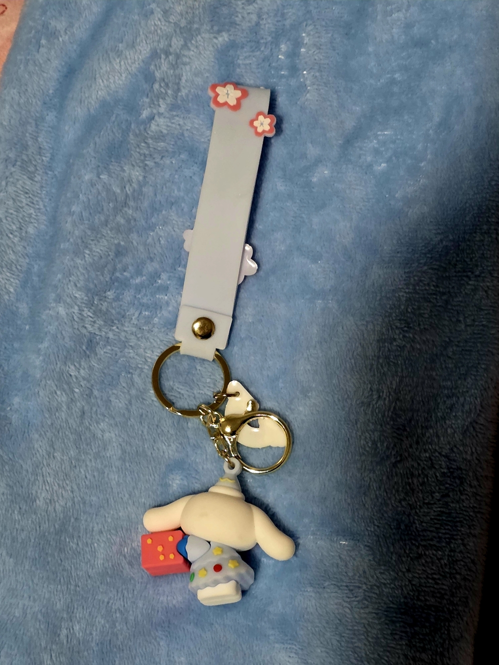 Cinnamoroll Keychain with Blue Strap and Gift Charm - Picture 2 of 2